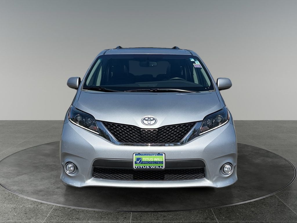 2015 Toyota Sienna — side profile view