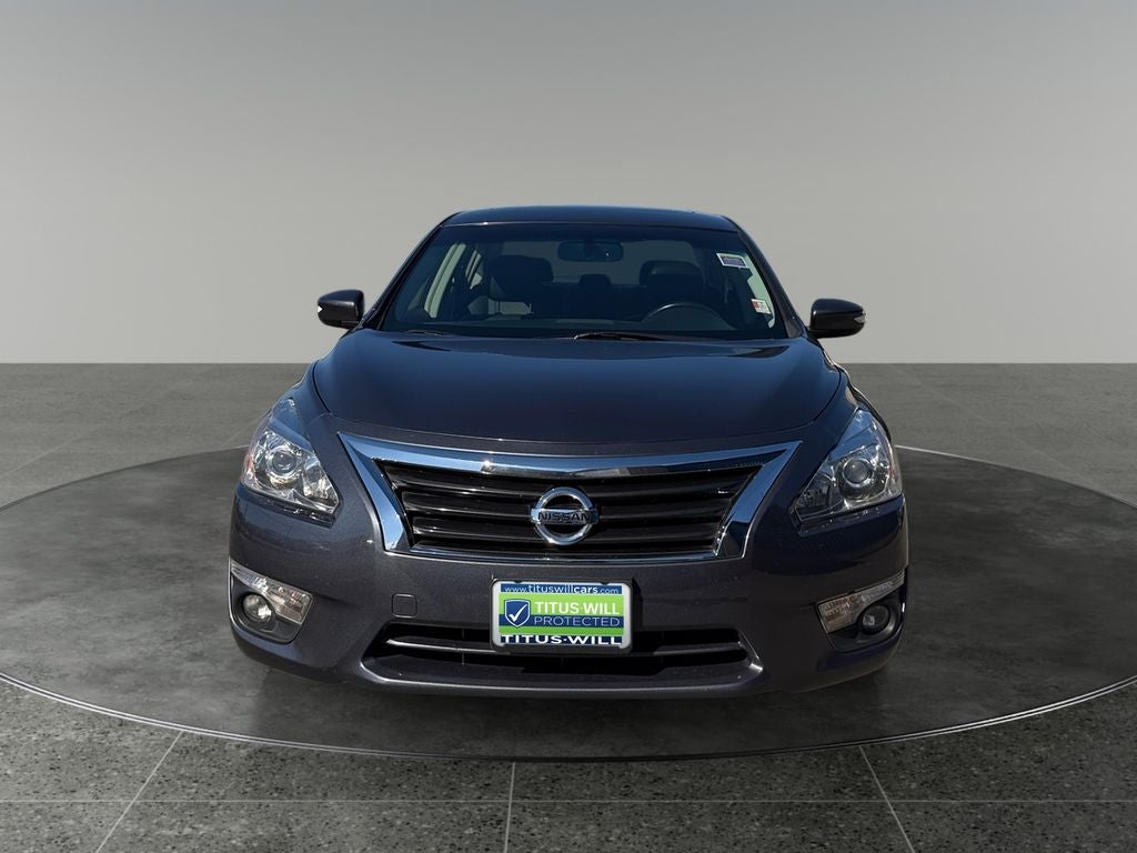 2013 Nissan Altima — side profile view